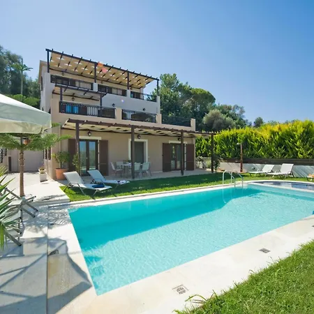 Orsalia With Private Pool Vilă